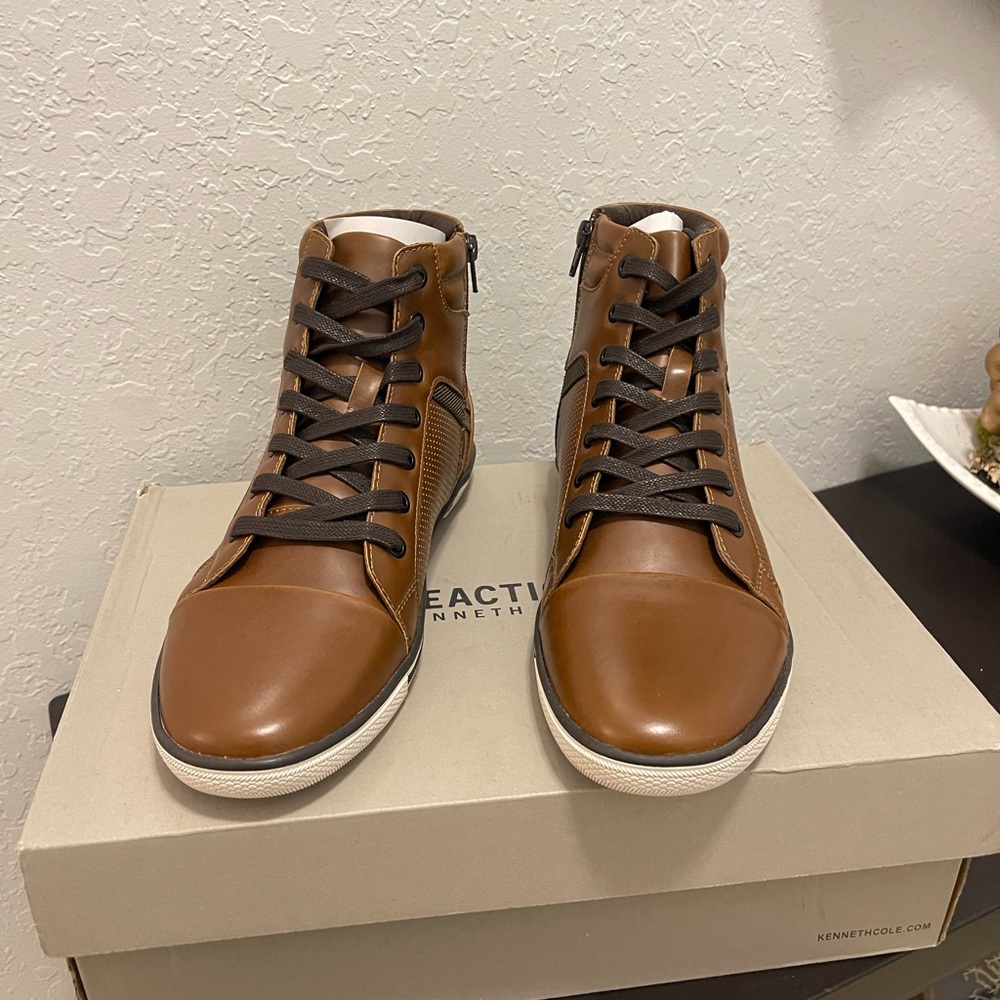 Kenneth Cole High Top Sneaker